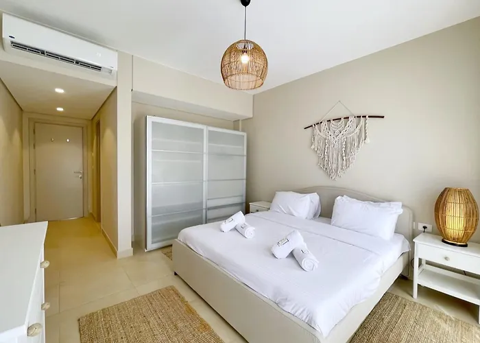 Embellished 2bdr Penthouse Mangroovy Free Pool & Gurdaka