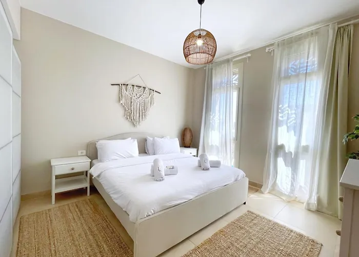 Apartman Embellished 2bdr Penthouse Mangroovy Free Pool & Gurdaka